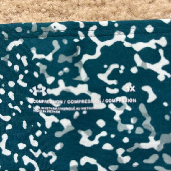 Under Armour Women's Green White Compression Capri Leggings - 1X - EUC - Stretch - Picture 3 of 7